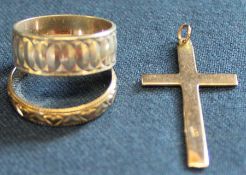 9ct gold heart decorated ring (1.6g) 9ct gold keeper ring (3.9g) & tested as 9ct gold crucifix (1.