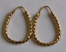 18ct gold hoop earrings marked 750 - total weight 3.29g