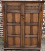 Oak reproduction wardrobe/cabinet, H153 x W120 x D56