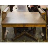 Victorian oak draw leaf table with 2 leaves