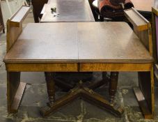 Victorian oak draw leaf table with 2 leaves