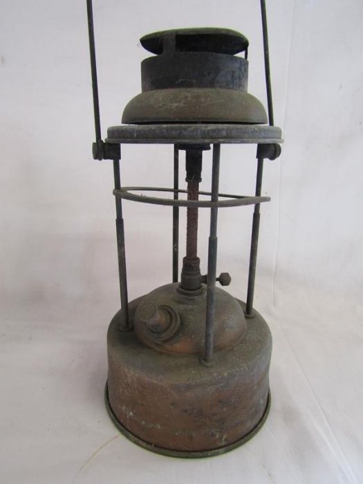 Collection of paraffin lamps and Dietz oil lamp - Image 5 of 7