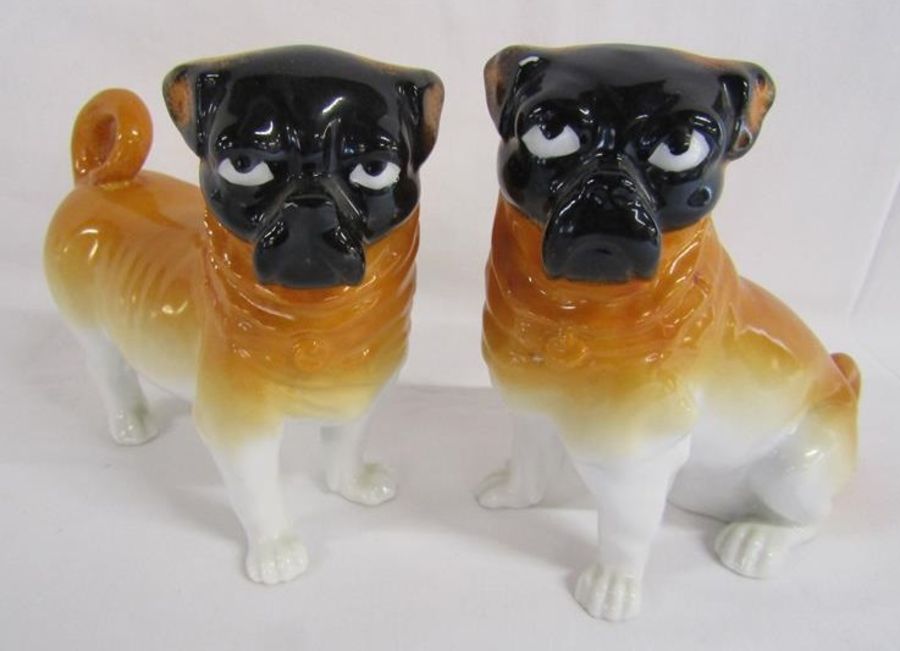 2 Staffordshire style black faced pug dogs and 2 small fireside spaniels approx. 24cm tall - Image 3 of 5