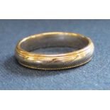 18ct gold white & yellow band, size N, 4.14g