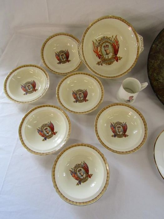 Grindley Cream Petal HM Edward VIII fruit dish and bowls, spaniel and pheasant meat dis,  Argon - Image 2 of 5