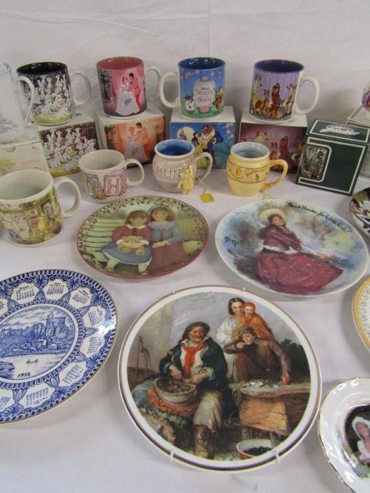 Collection of ceramics includes Walt Disney mugs, Charpente Winnie the Pooh mugs, collectors - Image 3 of 5