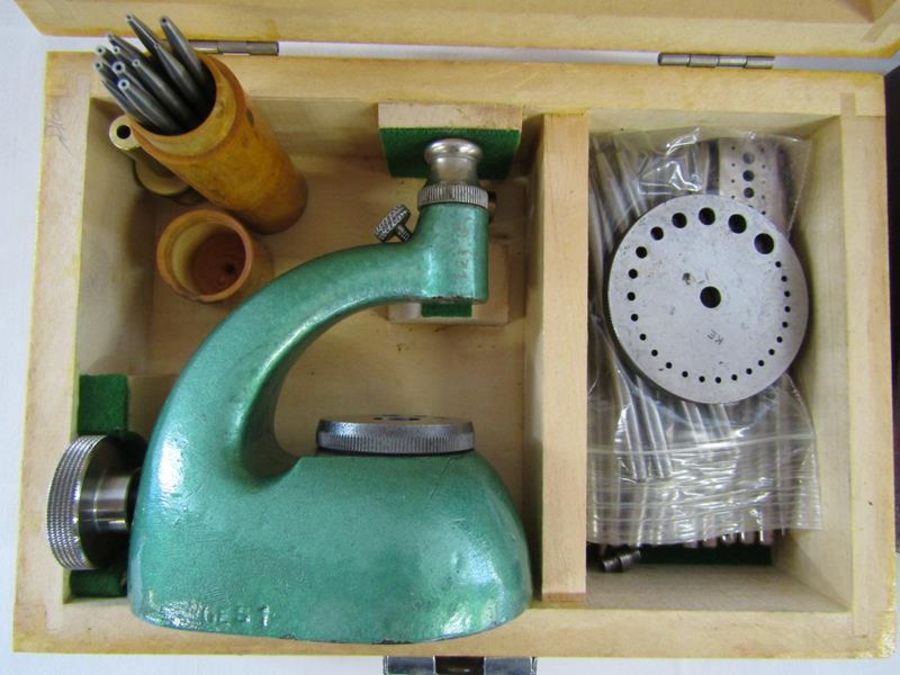 Collection of watchmakers items includes Starrett gauge, watchmakers punches, Gest staking set, VM28 - Image 6 of 16
