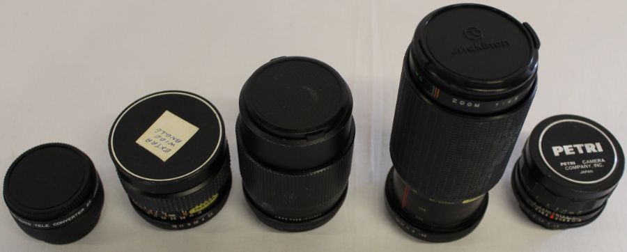 Petri TTL film camera, 5 camera lenses including Makinon MC zoom 80-200mm, Hanimex X214 flash, - Image 6 of 6