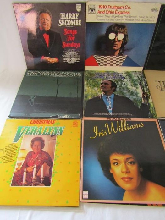 Collection of vinyl LP records - Melanie, Marilyn Monroe, UB40, Don Williams, Van Morrison, Neil - Image 8 of 13