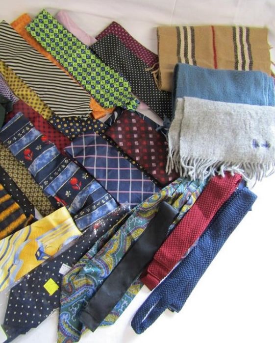 Collection of approx. 40 ties also cravat and scarves includes Harrods - Image 4 of 5