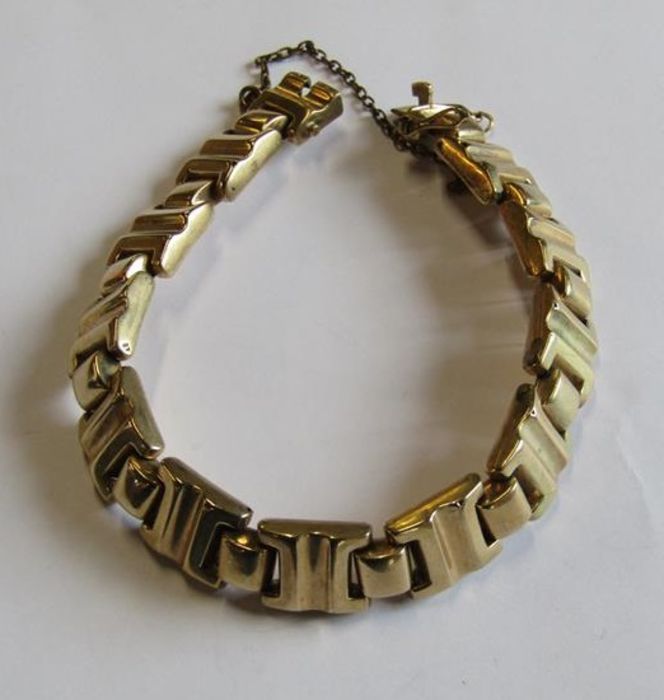 Tested as 9ct gold bracelet - marked but marks worn - total weight 14.9g