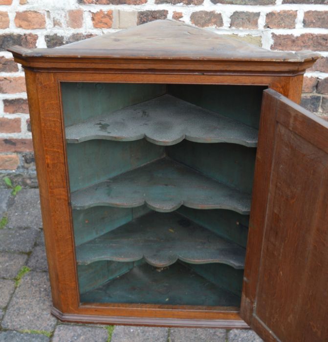 Georgian oak & mixed wood corner cupboard Ht 82cm W 67cm - Image 2 of 2