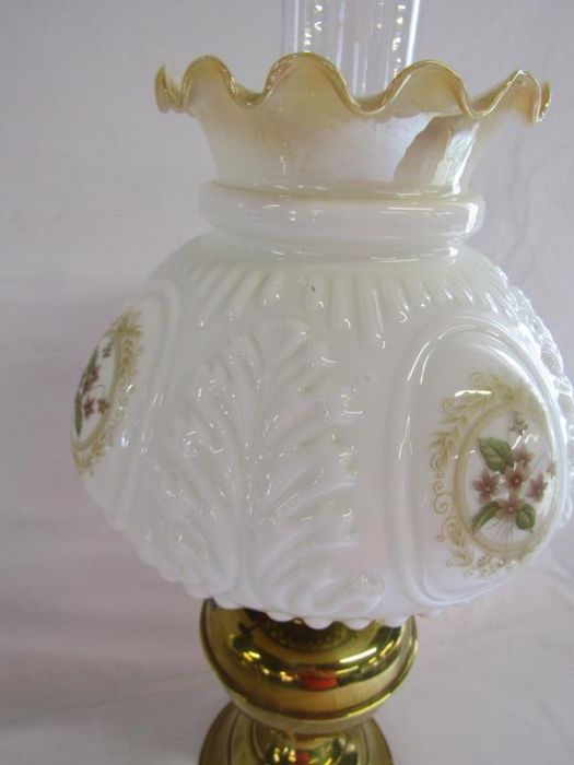 Brass oil lamp with chimney & opaque glass and flower design shade - Image 2 of 6