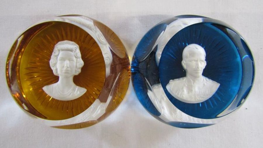 Wedgwood blue Jasper medallions - Sir Winston Churchill, H.R.H Prince Charles, Princess Anne and - Image 6 of 11