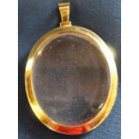 Large 18ct gold open face locket, 5.4cm wide x 6.4cm deep (not including bale) 30.g