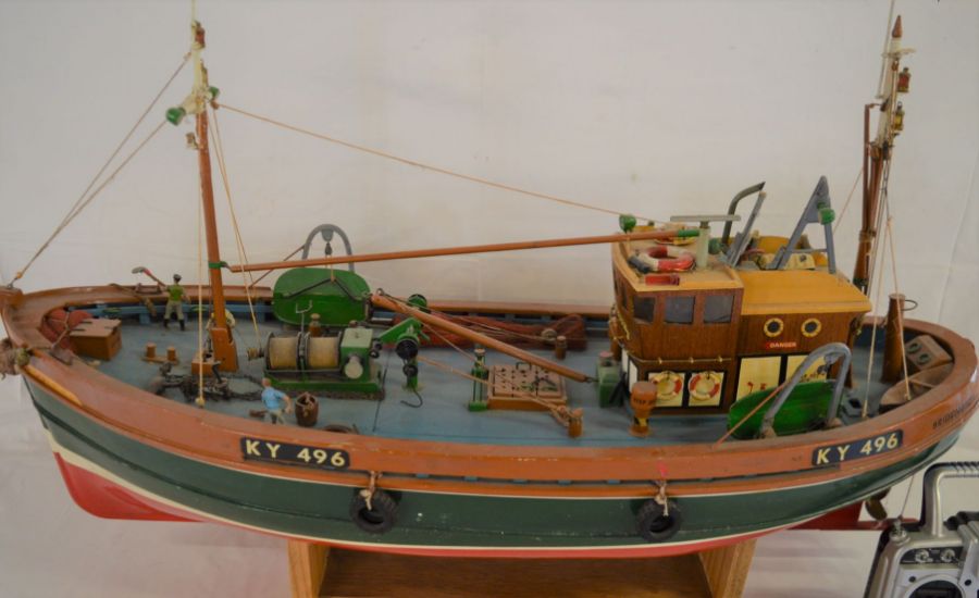 Hand built scale model of a fishing trawler KY496 'Bridlington' (believed to be remote control, - Image 2 of 5