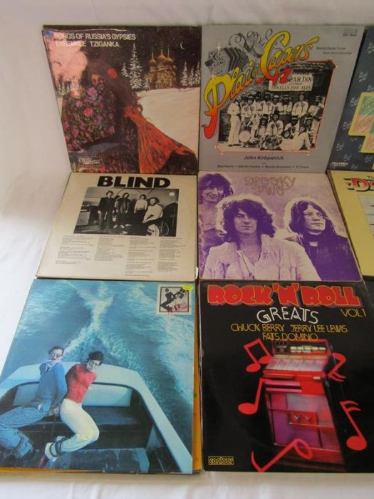 Collection of vinyl LP records - Melanie, Marilyn Monroe, UB40, Don Williams, Van Morrison, Neil - Image 11 of 13