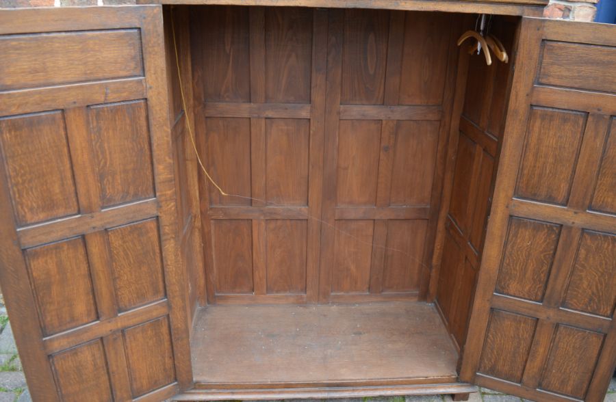 Oak reproduction wardrobe/cabinet, H153 x W120 x D56 - Image 3 of 3