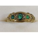 18ct gold 3 stone emerald & diamond chip ring, Birmingham 1883, size N/O, 2.8g