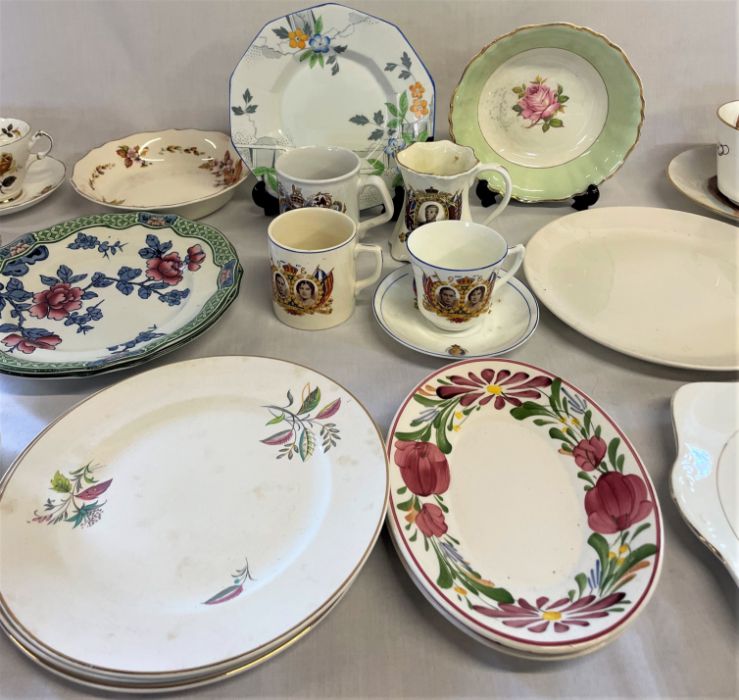 Selection of ceramics including royal memorabilia, plates, golden wedding anniversary cups and - Image 3 of 4