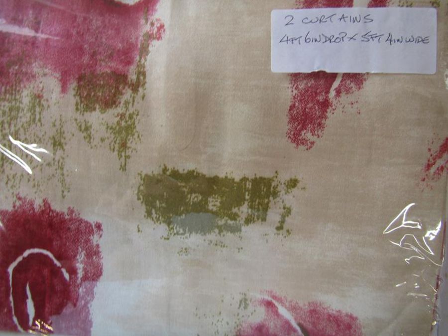 Curtains includes pairs and single also pieces of fabric - Image 4 of 7