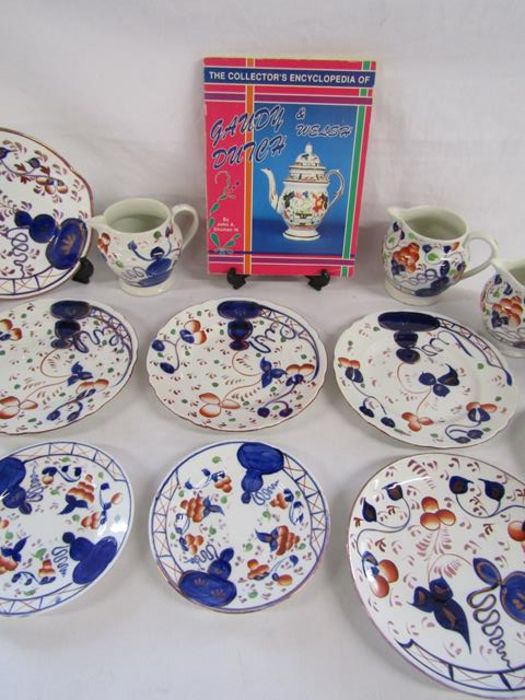 Collection of Gaudy Welsh includes 3 assorted creamers in the oyster pattern, butterfly edged - Image 3 of 6