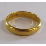 22ct plain gold band - ring size S - 6.5g