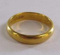 22ct plain gold band - ring size S - 6.5g