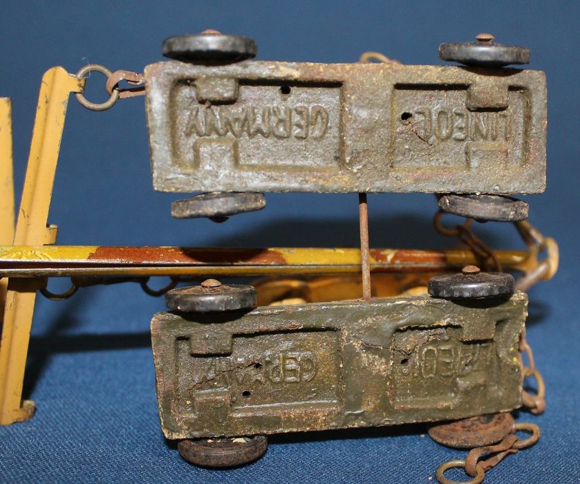 Lineol German horse drawn tin ambulance with two horses and two lead casualties - Image 6 of 8