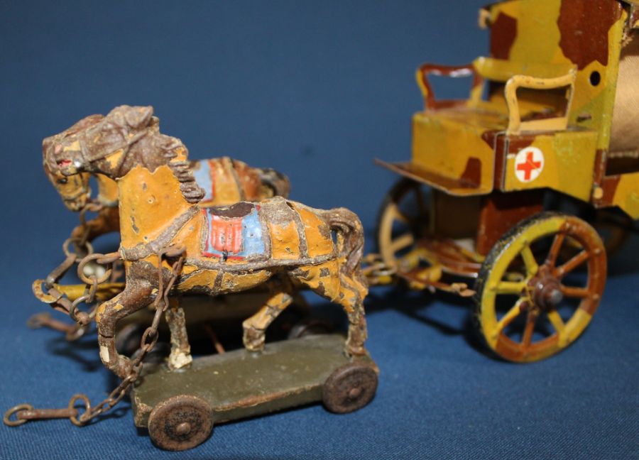 Lineol German horse drawn tin ambulance with two horses and two lead casualties - Image 2 of 8