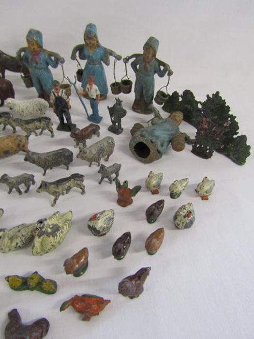 Collection of lead animals includes circus animals and ring master, milk maids and farm animals - Image 6 of 6