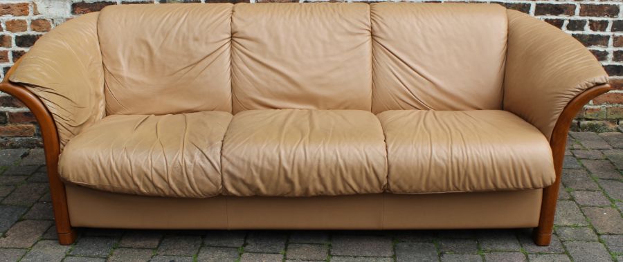 Ekornes Stressless fawn colour leather sofa 212cm w x 98cm d x 74cm h