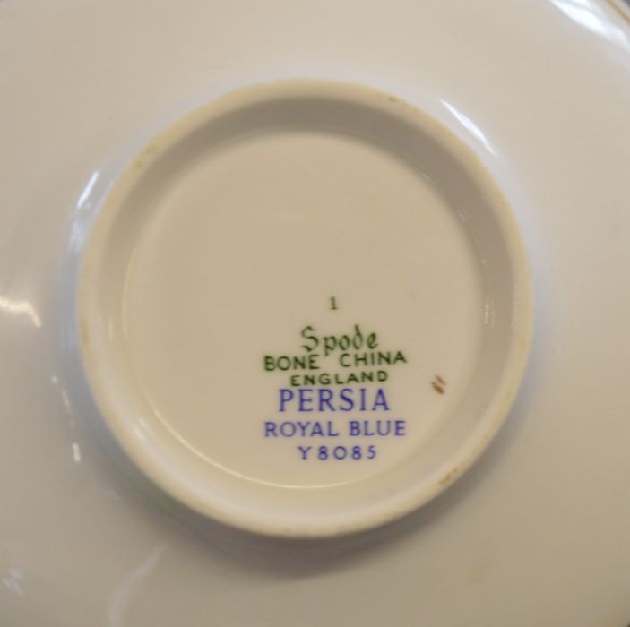 Spode Persia Royal Blue 8 place setting part dinner service, including plates, soup bowls, serving - Image 2 of 2