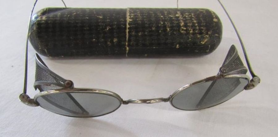 6 pairs of 1930's spectacles - some gold plated with faux tortoiseshell, one pair with shields and - Image 3 of 9