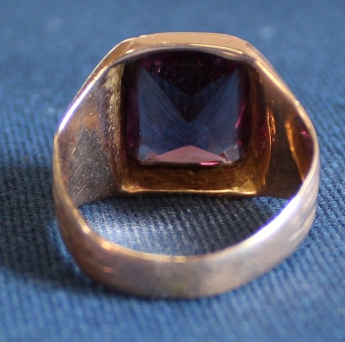 Gents tested as possibly 15ct gold ring set with spinel 9.66g size U / V - Image 3 of 3