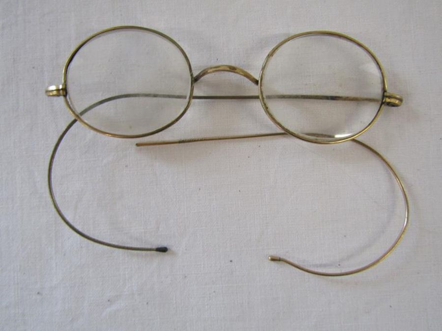 6 pairs of 1930's spectacles - some gold plated with faux tortoiseshell, one pair with shields and - Image 5 of 9