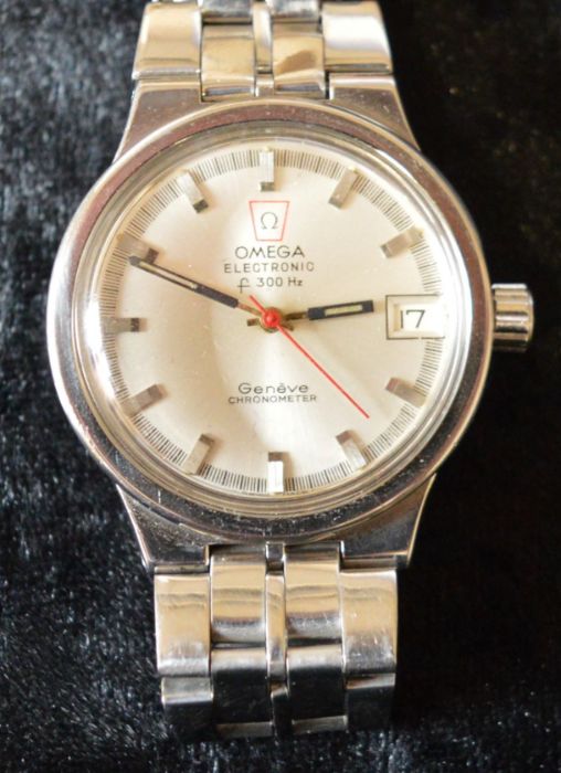 1970's Omega Electronic f300Hz Genève Chronometer gents wristwatch with date aperture & steel - Image 2 of 6