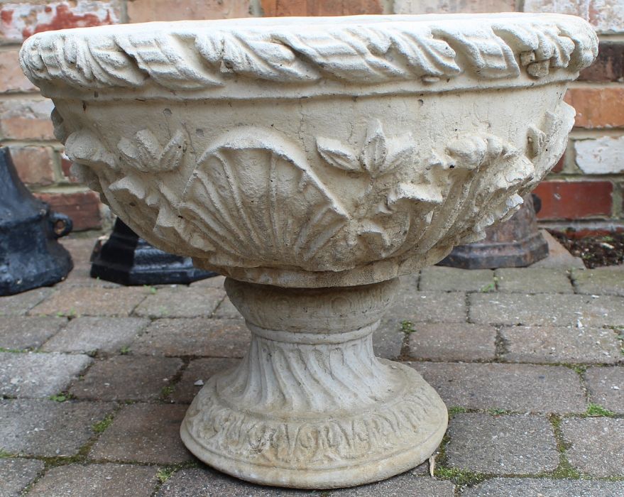 Pair of large concrete urns with acanthus leaves - Image 2 of 2