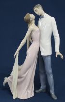 Lladro figurine "Happy Anniversary", No 6475, boxed, 33cm h x 20cm w