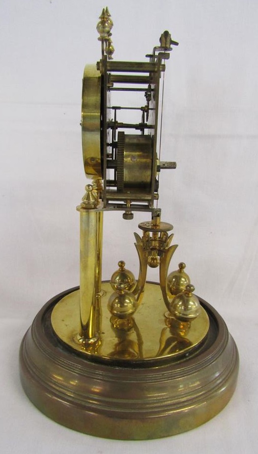 Anniversary torsion clock with glass dome and key - approx. 32.5cm (floor to top of dome) - Image 4 of 7