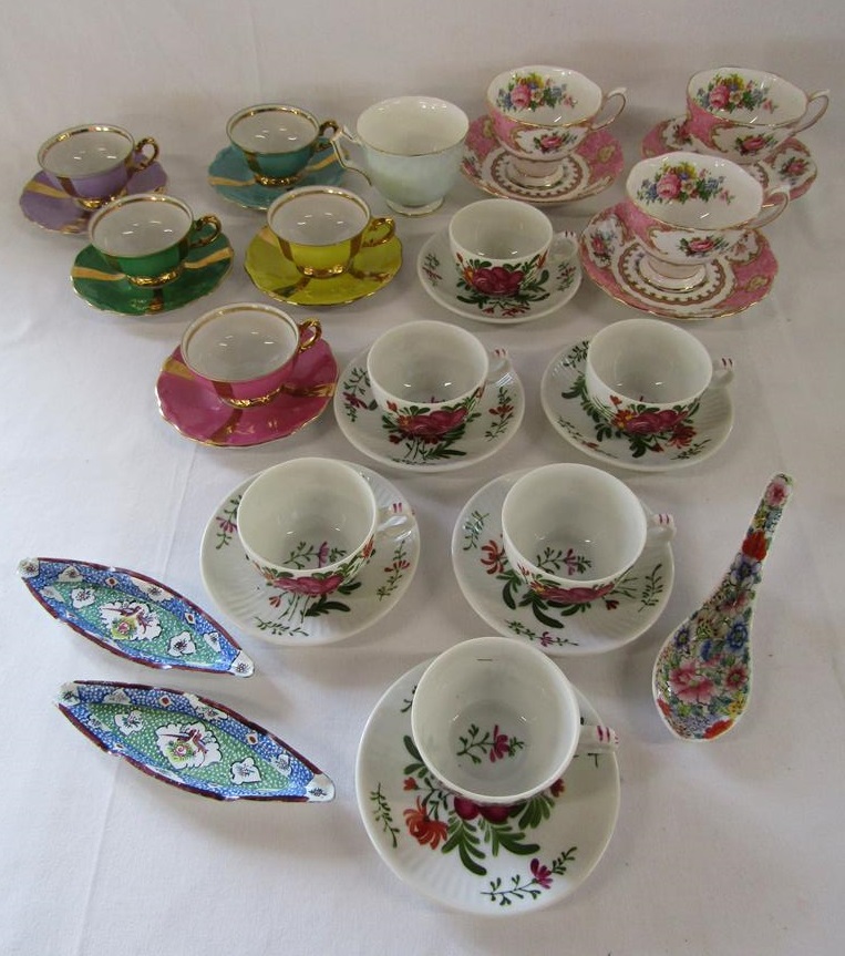 Collection of cup and saucers sets - Hand painted Chinese possibly Eiwa Kinsei, Bareuther and