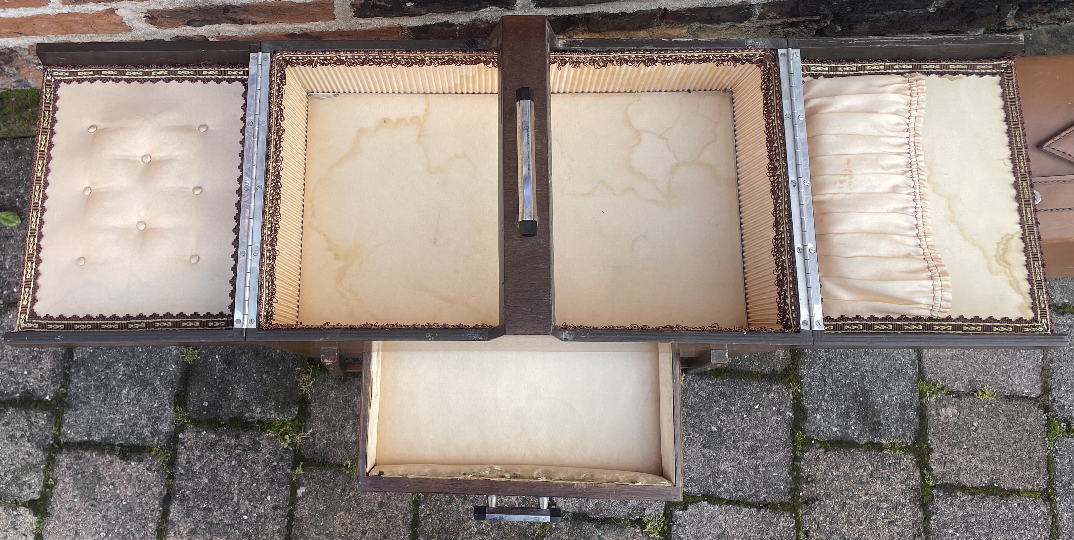 Sewing box and leather suitcase - Image 2 of 2