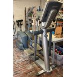 Life Fitness cross trainer 95Xi exercise machine, fully functional with new battery