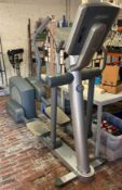 Life Fitness cross trainer 95Xi exercise machine, fully functional with new battery