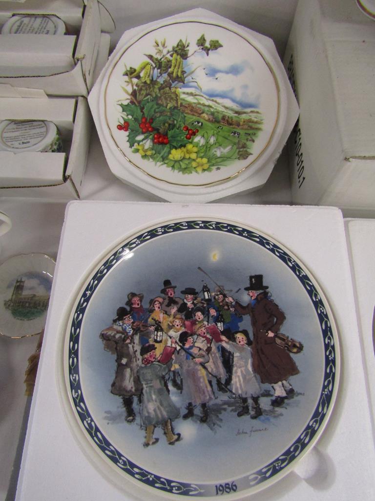 Bing & Grondahl Christmas plates, Ardleigh & Elliott trinket boxes, Wedgwood, 3d poinsettia Bradex - Image 5 of 7