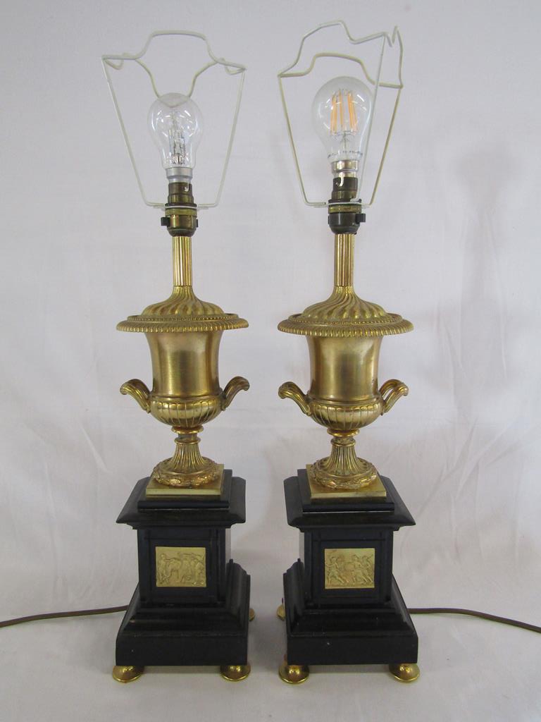 Pair of black slate table lamps with gold urn tops and decorative inserts - Image 2 of 8