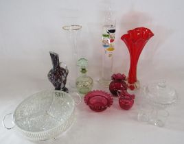 Mixed glassware to include Galileo thermometer, cranberry glass, Murano style coloured vase with