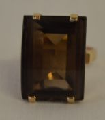 9ct gold smoky quartz ring, size M/N, total weight 8g
