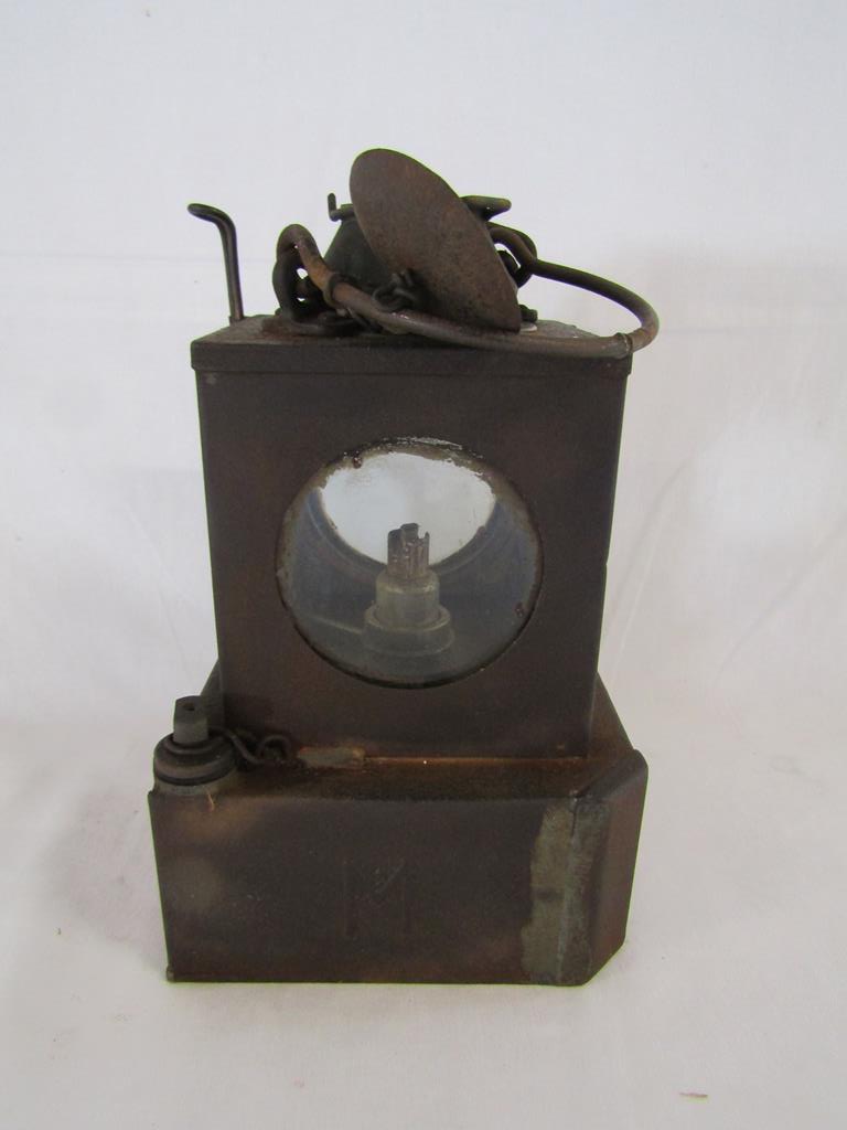 Lamp Manufacturing & Railway Supplies Ltd LNER railway lamp - Image 4 of 7