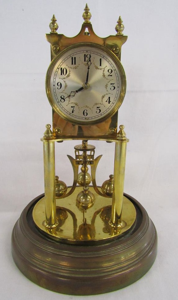 Anniversary torsion clock with glass dome and key - approx. 32.5cm (floor to top of dome) - Image 2 of 7